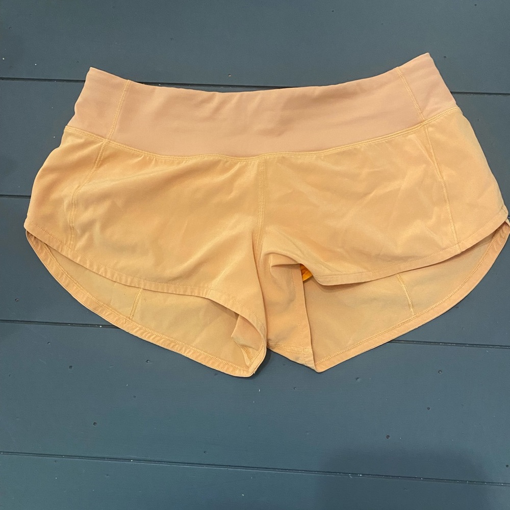 Lululemon speed up shorts size 4, 2.5 inch
